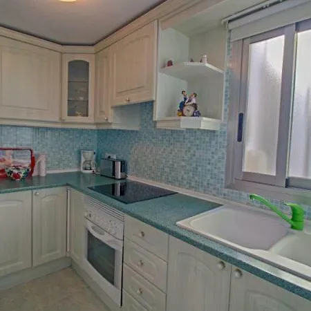 Sleeps 4 Air Con T792157 *